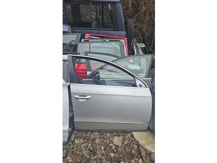 Dveře pravé přední VW Passat B6