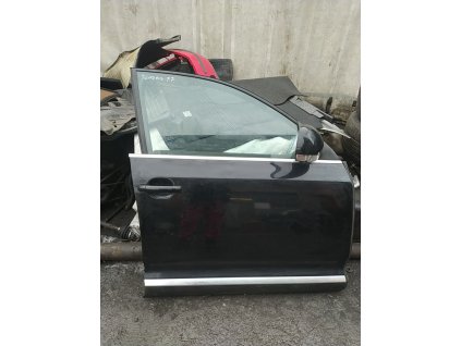 Prave přední dveře Touareg 7L