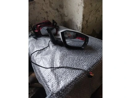 Prave přední zrcátko Octavia 3