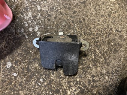 Zámek pátých dveří VW Golf V 1K6 827 505 B 1K6827505B