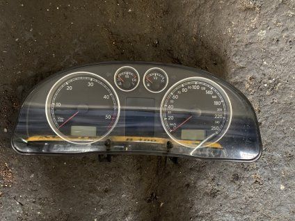 Budíky panel přístrojů VW Passat B5.5 3B0 920 847 E 3B0920847E