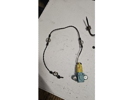 Čidlo nárazu Audi A6 4F 4F0955557 4F0 955 557