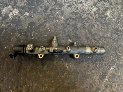 Rozdělovač paliva pravý Audi 3.0TDI 059 130 090 J 059130090J