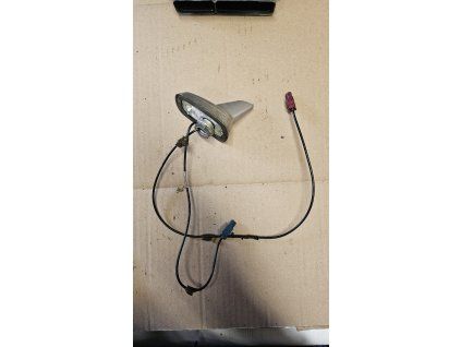 Anténa Audi A8 D3 4E0 035 503 R 4E0035503R