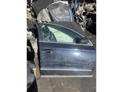 Dveře pravé přední VW Passat B6