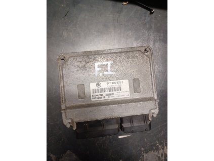 Řídící jednotka motoru 047 906 033C 047906033C