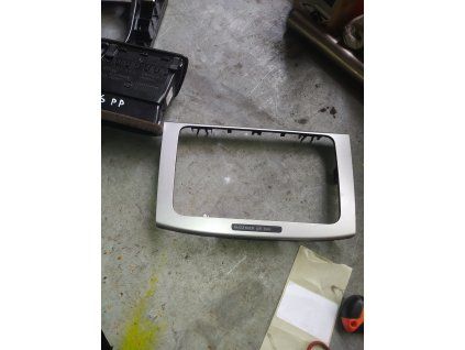 Rámeček Autorádia VW Passat B6 3C0 858 069 A 3C0858069A