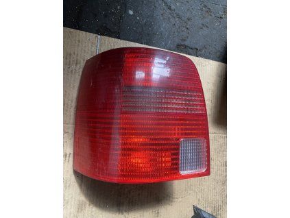 Zadní světlo levé VW Passat B5 combi