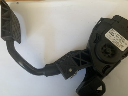 Pedál AUDI A8 4H2 723523B, 4H2723523B