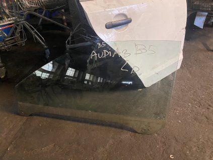Sklo levé přední Audi A3 B5