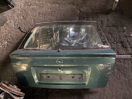 Páté dveře Opel Astra 1.6