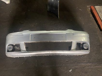 Přední nárazník VW Golf V