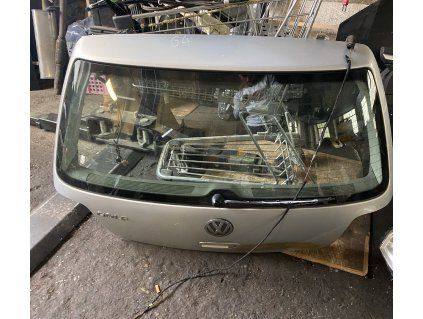 Páté dveře VW Golf IV