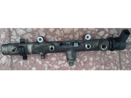 Rozdělovač paliva Audi A6 S6, 059 130 090 J  059130090J