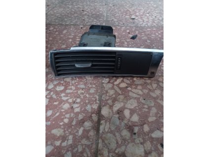 Průduch ofuk audi a6 4F1 820 901 A 4F1820901A