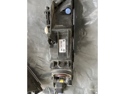 Přední pravá mlhovka Škoda superb 3 3V0 941 700, 3V0941700