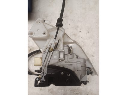 Zámek dveří  Pravy zadni Superb 2  3C4 839 016 A 3C4839016A