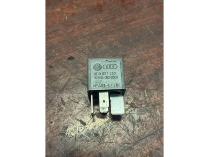 Relé 370 8D0 951 253, 8D0951253