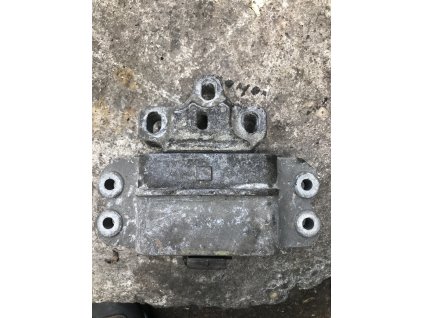 3E695B32 C634 4C51 8841 7444893D8727