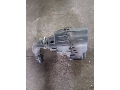 Pravý Filtrbox Audi A8 D4 4.2 Tdi