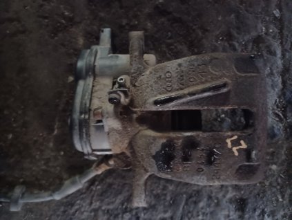 Zadni třmen levý  Audi A8 D4 4.2TDI