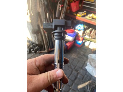 Zapalovací cívka NGK U5006 163N  Zapalovací cívka NGK U5006163N