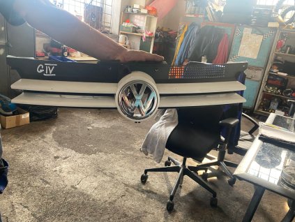 Přední maska Golf4 1J0 843 651 F  Přední maska Golf4 1J0843651F
