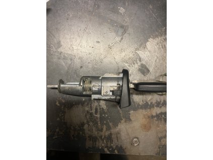 Zámek s klíčem pravý  Fabia 1