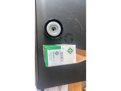 Vodící kladka INA Ford Jaguár Nová 532 0471 10 Vodící kladka INA Ford Jaguár Nová 532047110