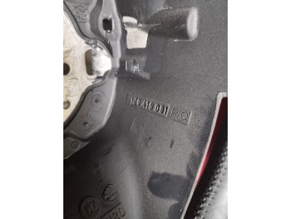 Volant tříramenný kožený Škoda Octavia 2 Fabia 2 Roomster Superb 1 1Z0419091p/q Volant tříramenný kožený Škoda Octavia 2 Fabia 2 Roomster Superb 1 1Z0 419 091 P/Q