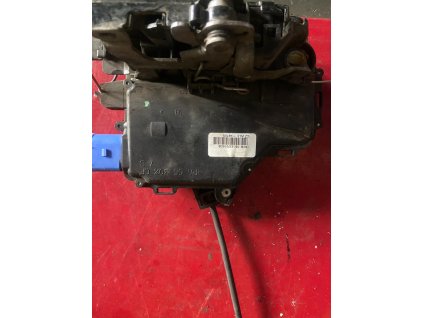 Pravý přední zámek centrálního zamykání Škoda Fabia 1 Seat Ibiza Cordoba VW Polo 3B1 837 016 CB Pravý přední zámek centrálního zamykání Škoda Fabia 1 Seat Cordoba Ibiza VW Polo 3B1837016CB