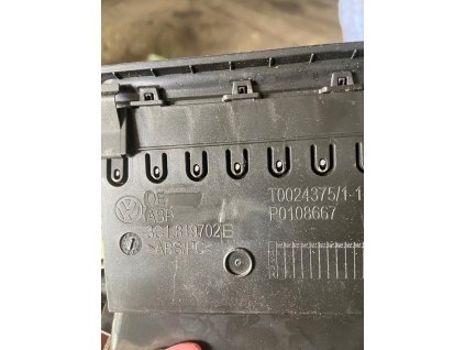 Výdech Mřížka topení klimatizace VW Passat B6 pravý 3C1 819 702 E Výdech mřížka ventilace topení VW Passat B6 pravý 3C1819702E