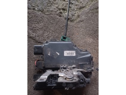 Levý přední zámek centrálního zamykání Octavia1 Superb1 Toledo Leon Passat B5 3B1 837 015 Q Zámek centrálního zamykání Octavia1 Superb1 Passat B5 Toledo Leon 3B1837015Q