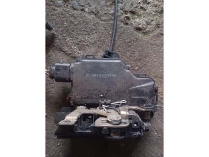 Levý přední zámek centrálního zamykání Octavia1 Superb1 Passat B5 Toledo Leon Golf4 3B1 837 015 A Levý přední zámek centrálního zamykání Octavia1 Superb1 Passat B5 Toledo Leon Golf4 3B1837015A