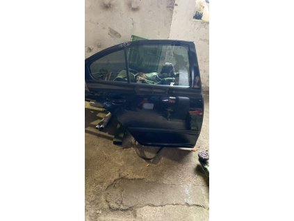 Pravé zadní dveře Škoda Octavia2 liftback černé
