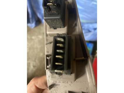 Spínač ovládání stahování oken Renault Master 7700 351 692 G 7700351692G