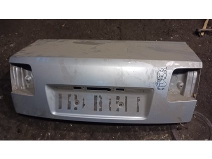 Víko kufru Audi A8 D3