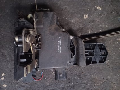 Zámek dveří levy predni passat b5 superb 1 3B1 837 701 A 3B1837701A