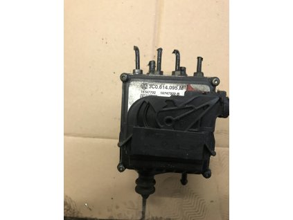 B637D2EF F6D9 4F06 AD71 1A958F66C04A