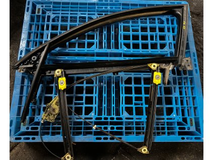 Přední rám + stahovačka  okenní vpravo  Audi A6, A6 allroad 4F0 837 629