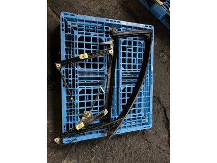 Přední rám + stahovačka okenní v levo Audi A6, A6 allroad 4F0 837 630