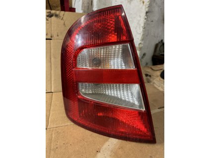 Škoda Fábia hatchback pravé zadní světlo