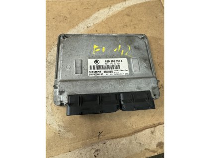 ŘÍDÍCÍ JEDNOTKA MOTORU 03D 906 032 A 03D906032A