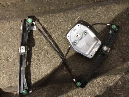 E9A0E68B 9879 4B57 A15F FEB3FFDB79B4