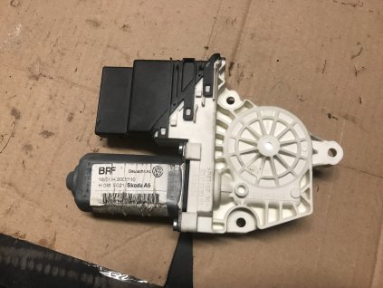 6A40FD4D FCEC 4932 9CB0 F655A622233A