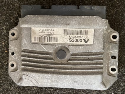 Řídící jednotka motoru 8200298457