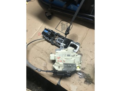 D737B264 90AF 4925 B536 204D62D11251