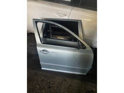 Prave přední dveře Škoda Octavia 2 kombi Kod barvy LT7W-8B8B
