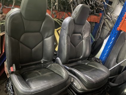 Přední sedadla Porsche Cayenne 7P