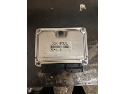 Řídicí jednotka motoru Audi A4 B6 8E0 907 401 8E0907401